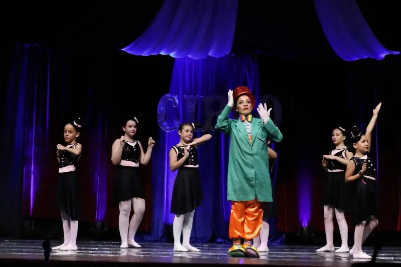 Apresentação final do ano - Dança